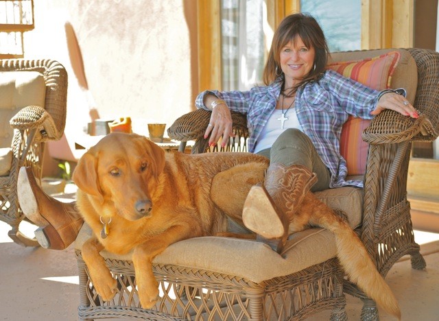 Jessi Colter with her dog.