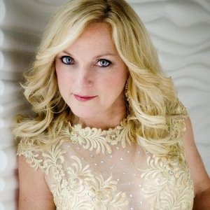 Queen of Bluegrass, Rhonda Vincent joins the Jesus Calling podcast to tells us about growing up in her very musical family, some of the blessings and miracles God’s given her along the way.