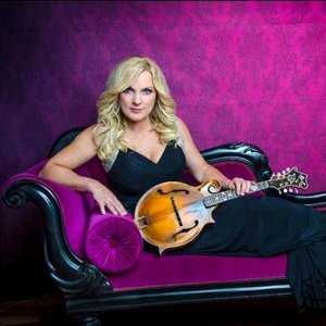 Jesus Calling podcast welcomes the queen of bluegrass, Rhonda Vincent, who shares how she recognizes God’s blessings and medical miracle