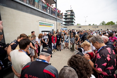 Jesus Calling podcast 432 featuring Sabrina Greenlee and Sting Ray Robb - Robb & crowd shown here praying - 5 PC Action Sports Photography