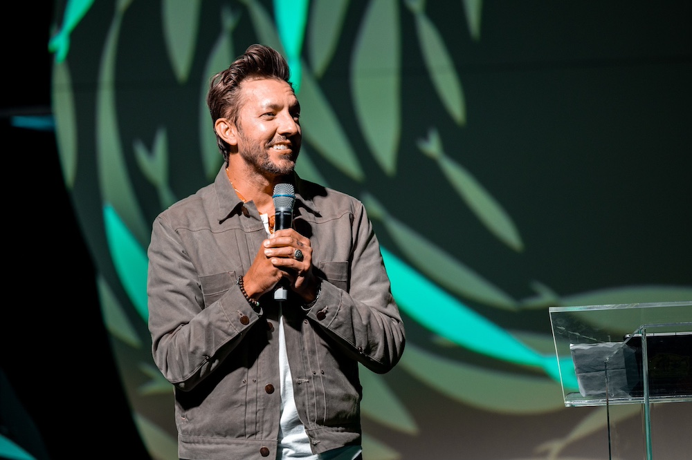 Jesus Calling podcast 468 featuring Levi Lusko - CHOSEN CON - SUNDAY - 1713-6 PC No Credit Needed