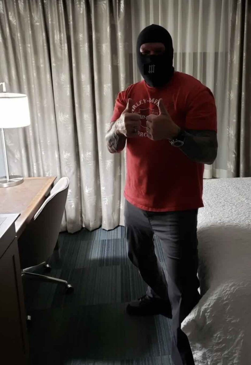 Jesus Calling podcast 485 featuring SCOTT PAYNE - on stage - undercover in hotel room